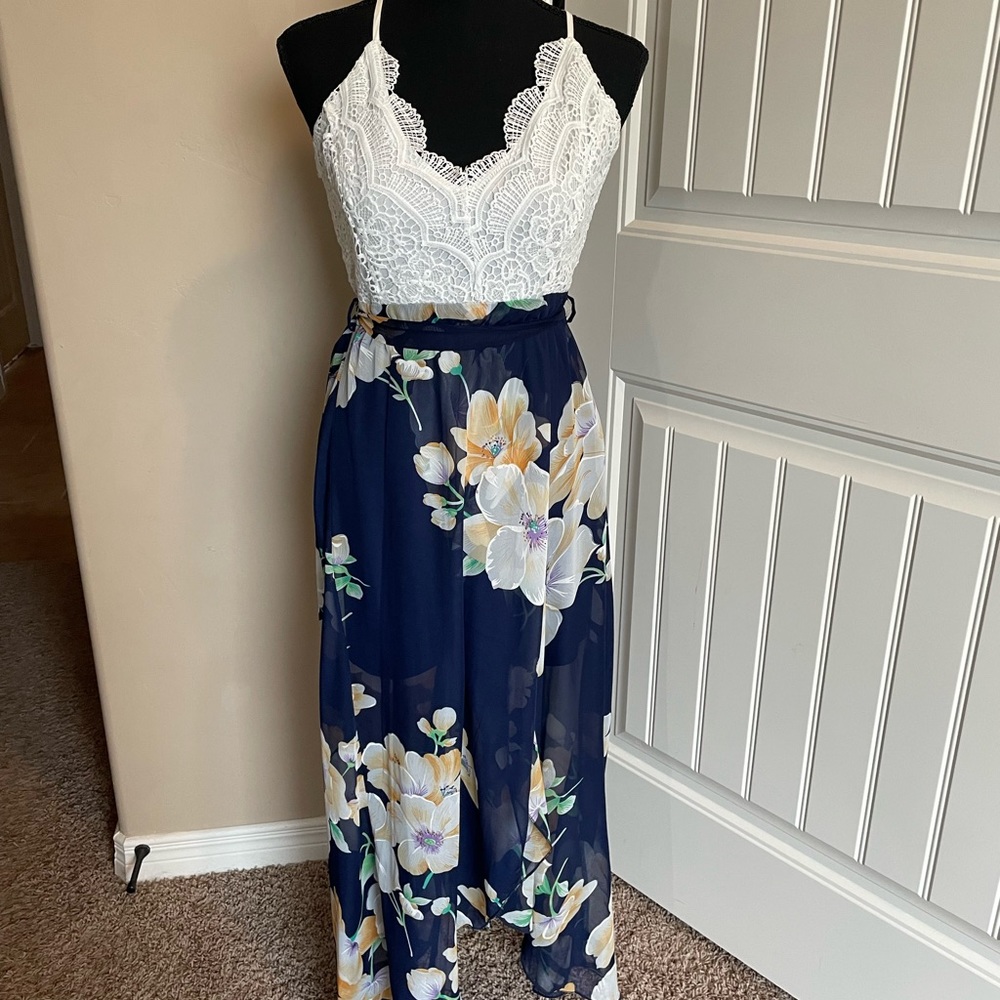 Floral lace midi dress